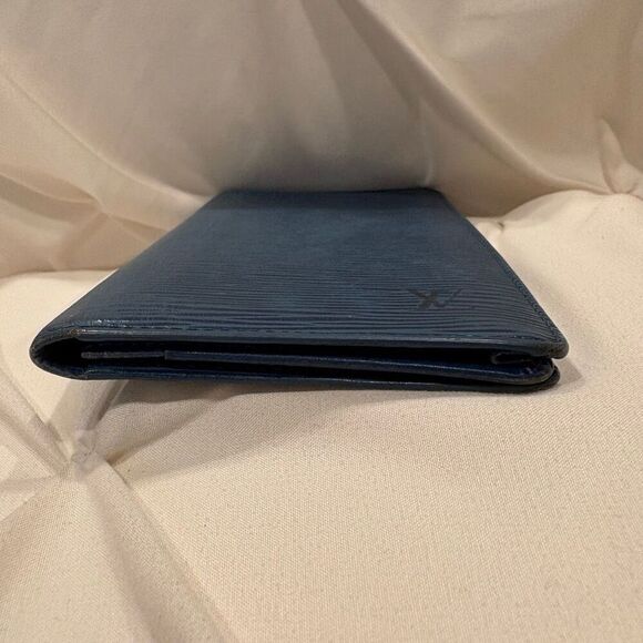 Vintage Louis Vuitton Blue Epi Checkbook Style Cardholder Long Wallet - Picture 7 of 10